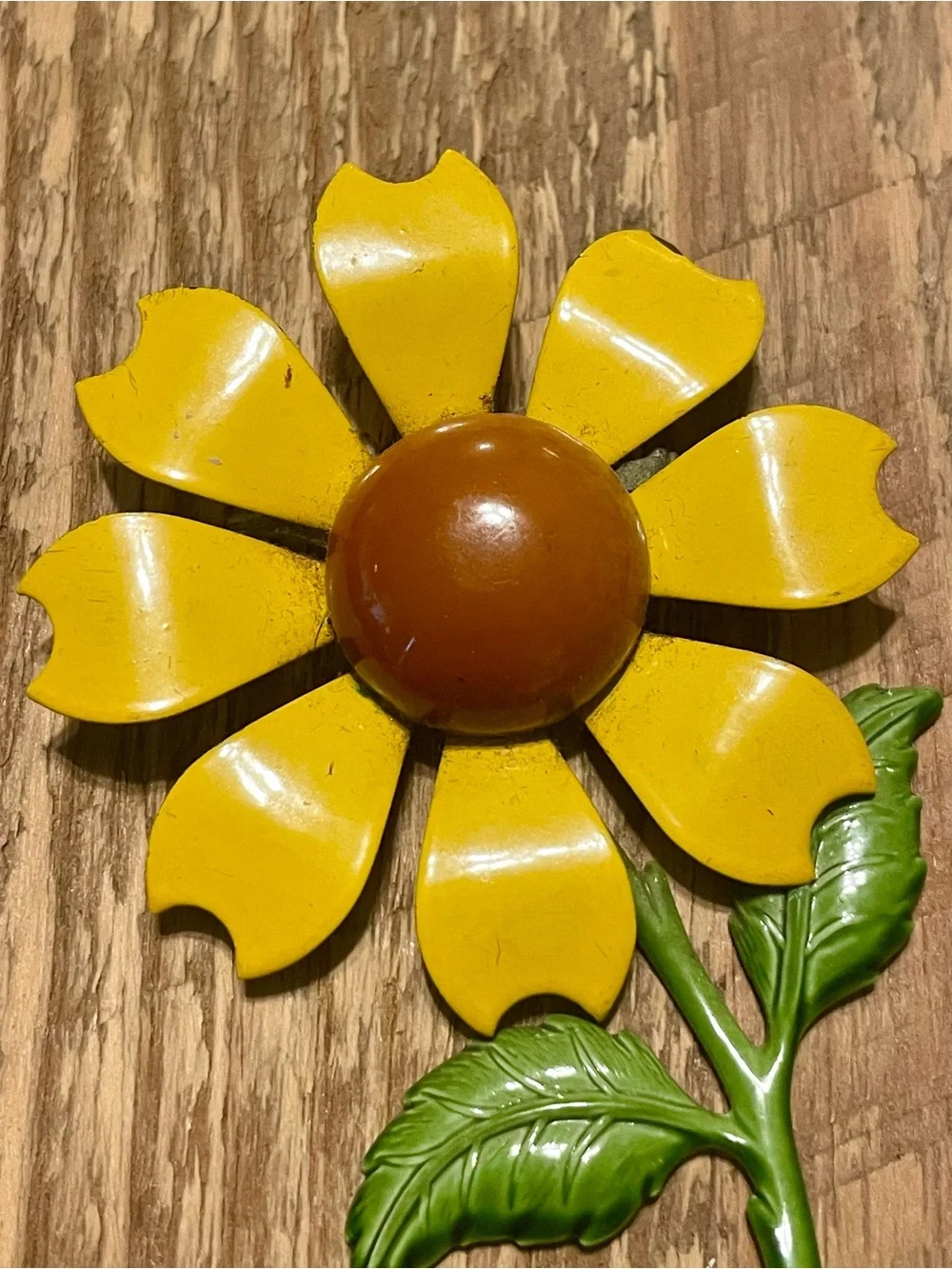 Vintage enamel plated Flower metal brooch